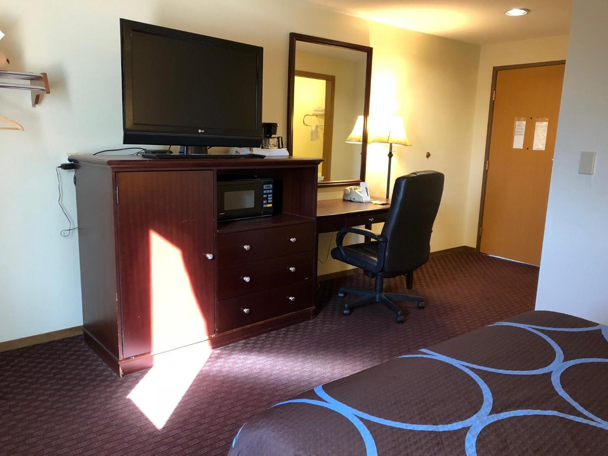 Super 8 By Wyndham Lewiston Hotel Exterior photo